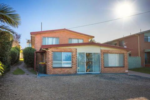 The Beach Shack On Beach Street - Australia Accommodation 7