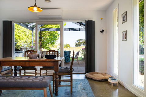 Wayward Cottage - Australia Accommodation 6