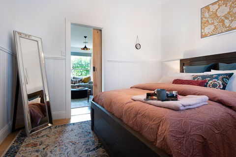 Wayward Cottage - Australia Accommodation 5