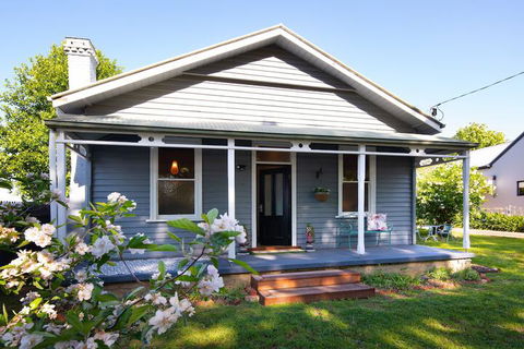 Wayward Cottage - Australia Accommodation 1