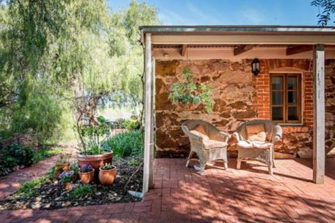 Lucys Cottage - Australia Accommodation 0