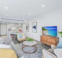 HomeHotel Extreme Luxury Apt next to Mall  Train - Australia Accommodation