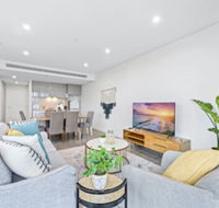HomeHotel Luxury Apt with Shopping Mall Downstairs - Australia Accommodation