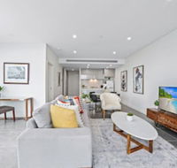HomeHotel Ultra Luxury 2 Bedroom next to Mall  Train - Australia Accommodation
