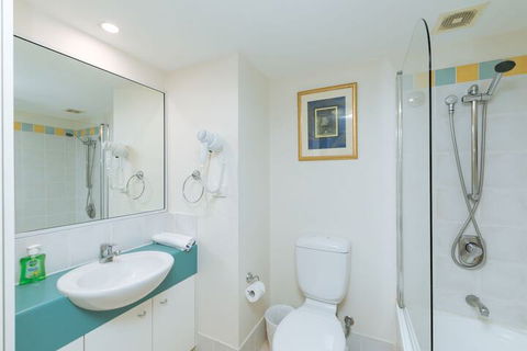 Airtrip Apartment On Edmonstone St - Australia Accommodation 5