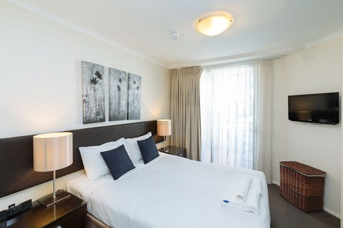 Airtrip Apartment On Edmonstone St - Australia Accommodation 2