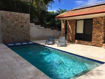 Away On Massinger Street - Australia Accommodation 2