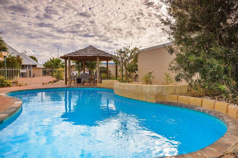 Osprey Holiday Village Unit 109 Pleasant 3 Bedroom Holiday Villa With A Pool In The Complex - Australia Accommodation 7