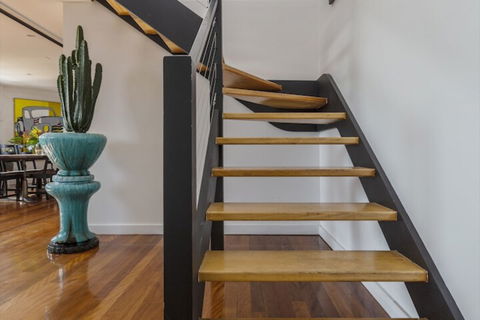 Fabulous Fitzroy Converted Warehouse - Australia Accommodation 4