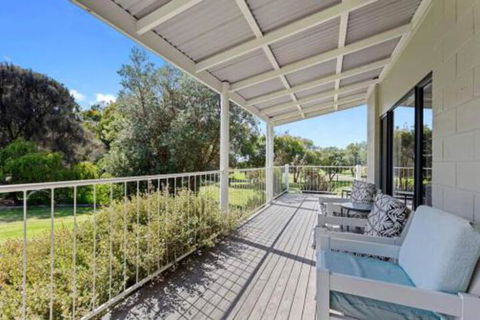 MERMAIDS On MARENGO Large Home With Wifi - Australia Accommodation 2