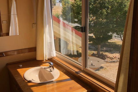 Alpine Stag Lodge Unit 1 - Australia Accommodation 7