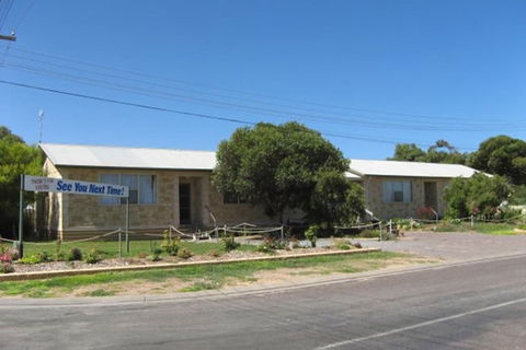 ARNO BAY CARAVAN PARK - Australia Accommodation 2