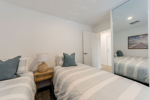 Sandcastle, 26a Winsor Street - Australia Accommodation 7