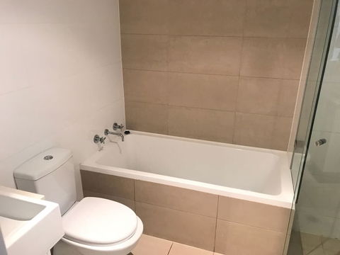 Wentworth Park Road Apartments - Australia Accommodation 6