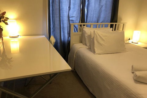 Apple House - Australia Accommodation 7
