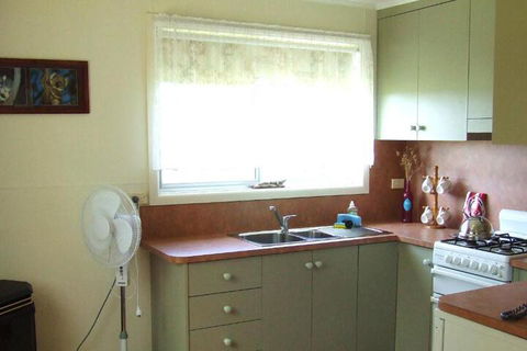 Bushland Retreat - Australia Accommodation 6