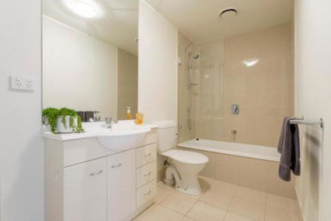 Complete Host Southpoint Apartments - Australia Accommodation 6
