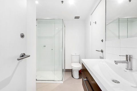 JOYCE, 1BDR Southbank Apartment - Australia Accommodation 4