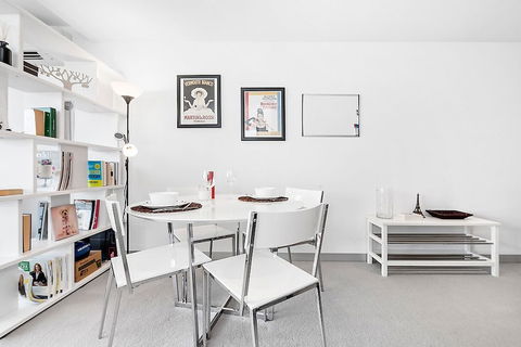 JOYCE, 1BDR Southbank Apartment - Australia Accommodation 1