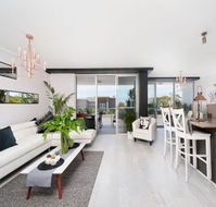 Scandie Haven at Fingal Bay - Australia Accommodation
