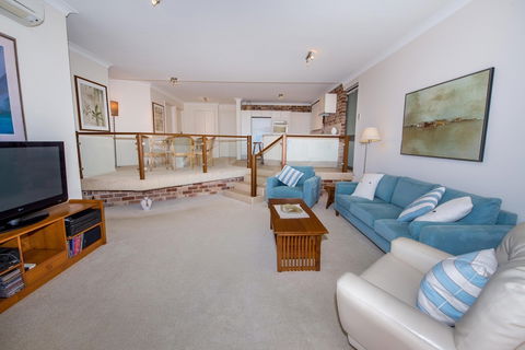 A Yachtsmans Rest Unit 4, 37 Victoria Parade - Australia Accommodation 5