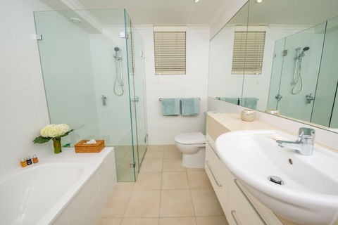 A Yachtsmans Rest Unit 4, 37 Victoria Parade - Australia Accommodation 6