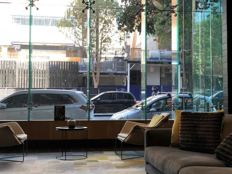 Comfy 2-Bedroom Apartment Level 5 - Australia Accommodation 1