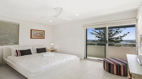 A Stylish Apartment With Noosa Views! Unit 6 Yaringa 29 Noosa Drive - Australia Accommodation 0