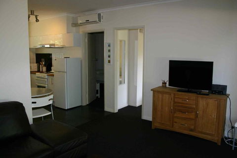 Ageri Holiday Unit - Australia Accommodation 4