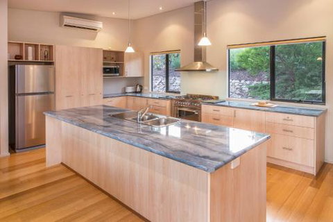 Caves Retreat - Australia Accommodation 4