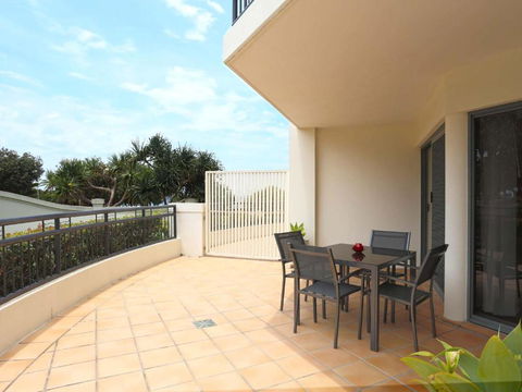 The Sands 2 / 20 Pacific Parade Opposite Beach Plus Air - Australia Accommodation 5