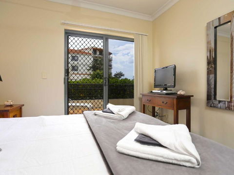 The Sands 2 / 20 Pacific Parade Opposite Beach Plus Air - Australia Accommodation 1