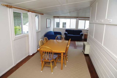 Almare 7 Gowing Street - Australia Accommodation 2