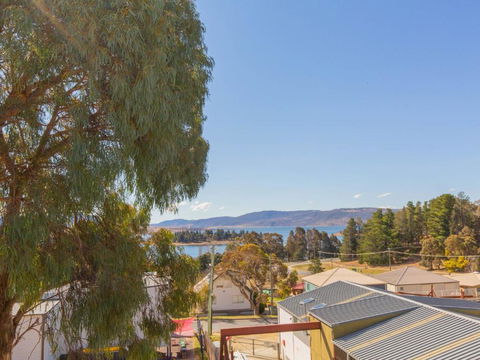 Aspect 1 / 8a Poly Cow Lane - Australia Accommodation 4