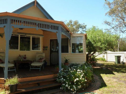 Lilys By The Lake Raymond Island Accommodation - Australia Accommodation 1