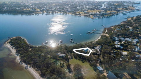 Lilys By The Lake Raymond Island Accommodation - Australia Accommodation 5