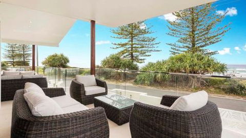 Coco De Mer Beach Villa - Australia Accommodation 3