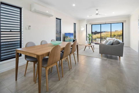 DAYDREAMING Airlie Beach Water Views & Only 200m To Boardwalk. - Australia Accommodation 5