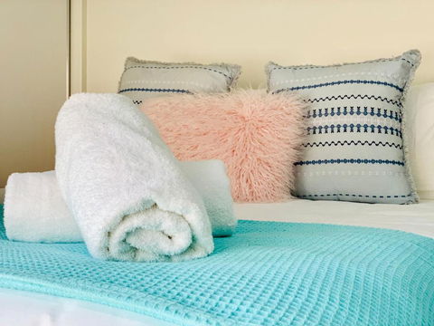 DAYDREAMING Airlie Beach Water Views & Only 200m To Boardwalk. - Australia Accommodation 6