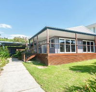 No. 1 Fingal Bay Beach House The Little Abode - Australia Accommodation