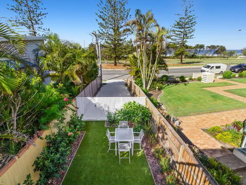 KINGY BEACH HOUSE At 162 - Australia Accommodation 5