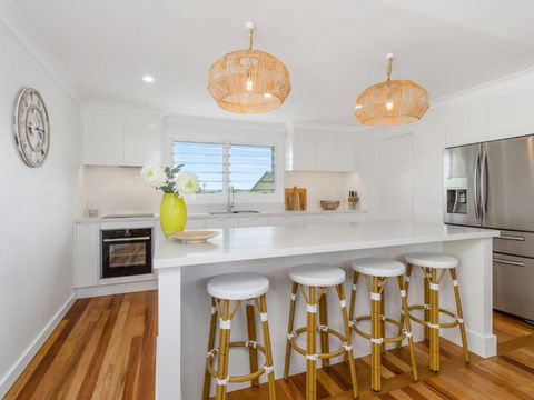 KINGY BEACH HOUSE At 162 - Australia Accommodation 1