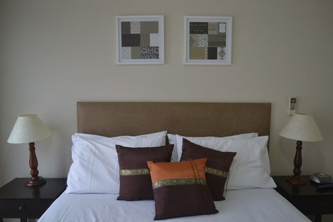 Cypress Waterview Spa Apartment 37B - Australia Accommodation 4