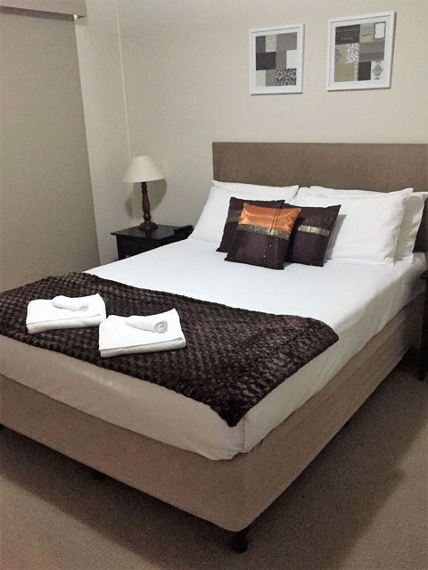 Cypress Waterview Spa Apartment 37B - Australia Accommodation 5