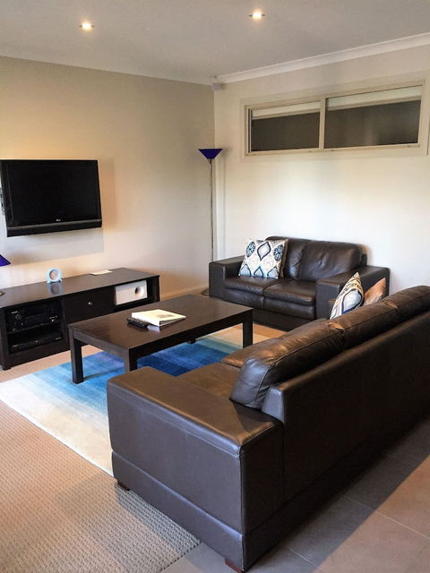 Cypress Waterview Spa Apartment 37B - Australia Accommodation 2