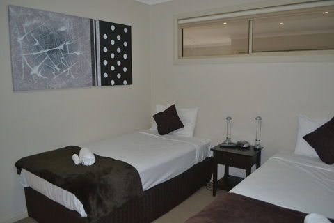 Cypress Waterview Spa Apartment 37B - Australia Accommodation 6