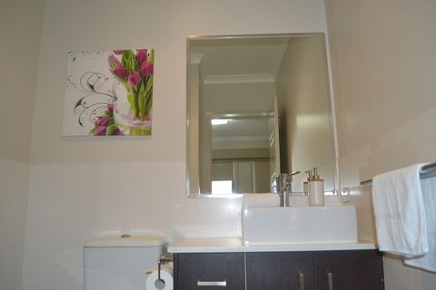 Cypress Waterview Spa Apartment 37B - Australia Accommodation 1