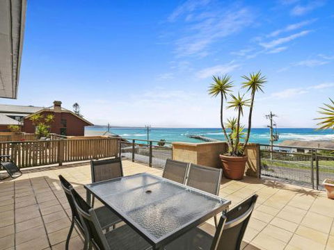 APARTMENT 12 PACIFIC APARTMENTS Across From The Pier - Australia Accommodation 6