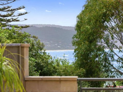 APARTMENT 23 PACIFIC APARTMENTS Sit On The Deck & Soak In The View - Australia Accommodation 0