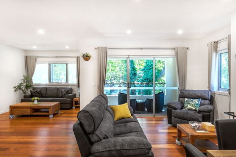 Woody Lifestyle One Bedroom Apartment - Australia Accommodation 1